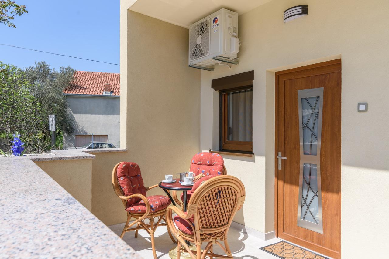 Apartmani Marko I Ana Marina Exterior foto
